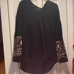 Black Long Sleeve Top with Leopard Pocket Accents n hoodie